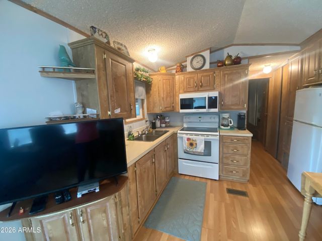 1127 S SHAWNEE Drive, Apache Junction, AZ 85119