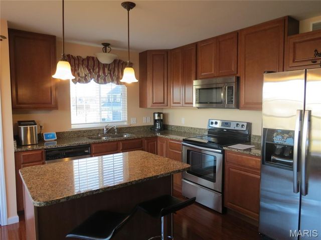 122 Lily Pad Lane, St Peters, MO 63376