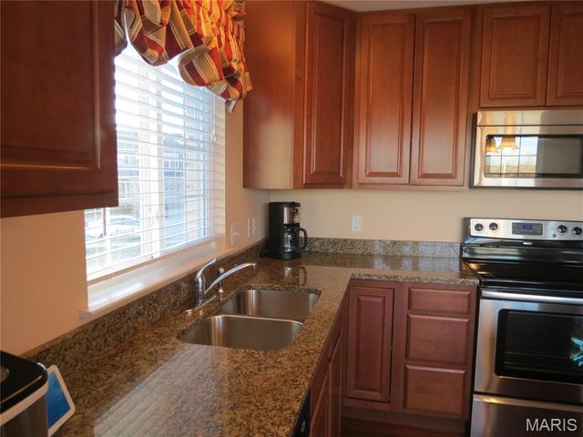 122 Lily Pad Lane, St Peters, MO 63376