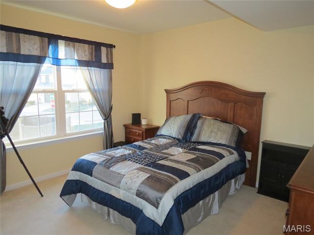 122 Lily Pad Lane, St Peters, MO 63376