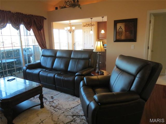 122 Lily Pad Lane, St Peters, MO 63376