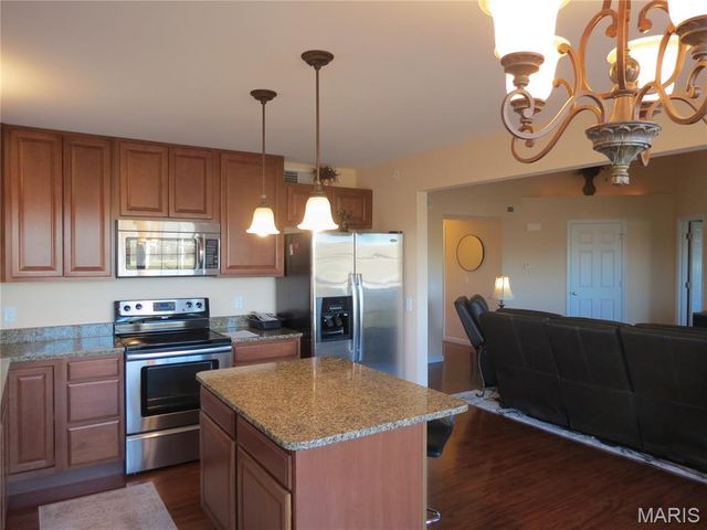 122 Lily Pad Lane, St Peters, MO 63376