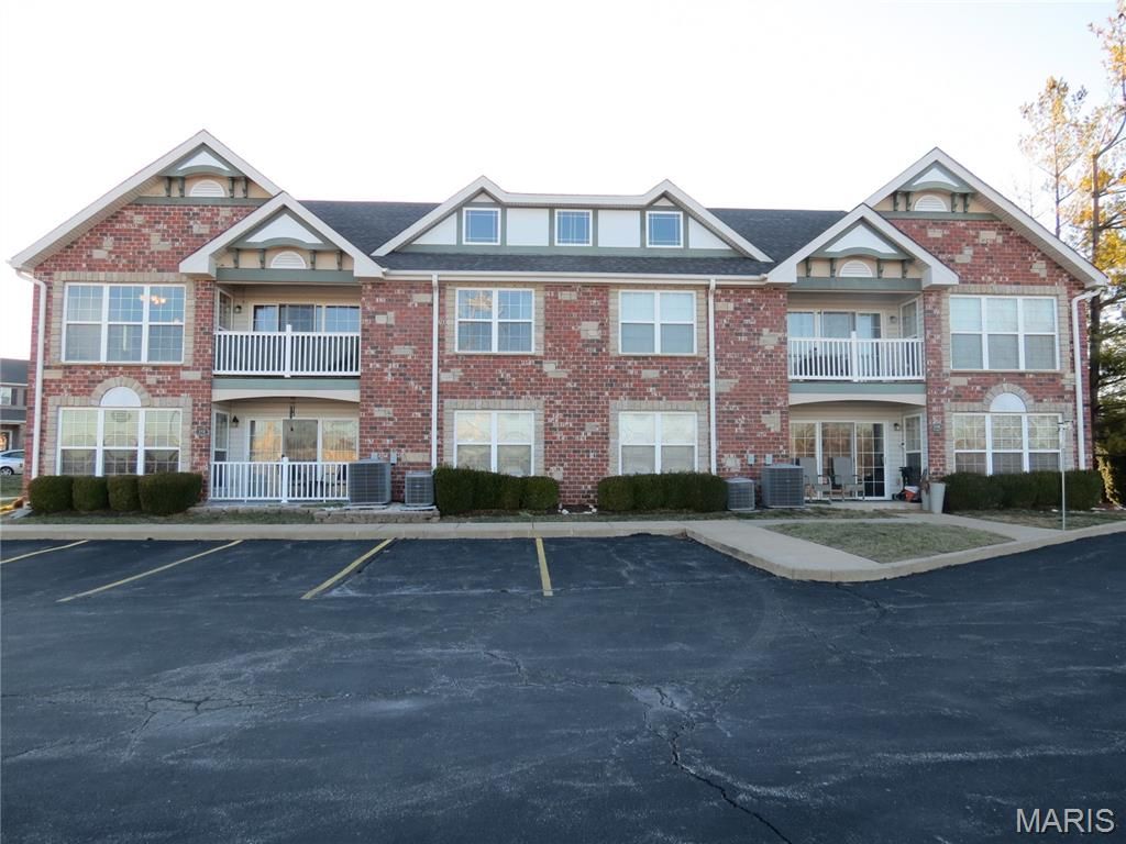 122 Lily Pad Lane, St Peters, MO 63376