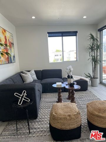 124 S Croft Avenue, Los Angeles, CA 90048