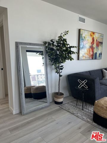 124 S Croft Avenue, Los Angeles, CA 90048