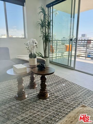 124 S Croft Avenue, Los Angeles, CA 90048