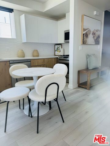 124 S Croft Avenue, Los Angeles, CA 90048