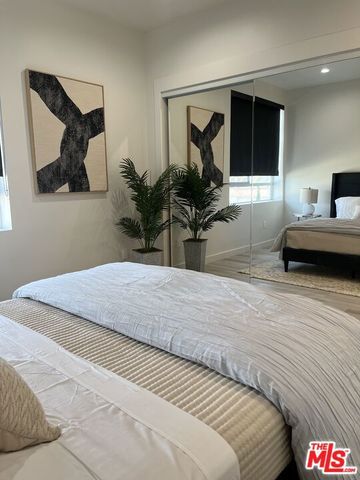 124 S Croft Avenue, Los Angeles, CA 90048