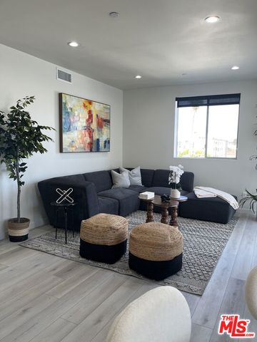 124 S Croft Avenue, Los Angeles, CA 90048