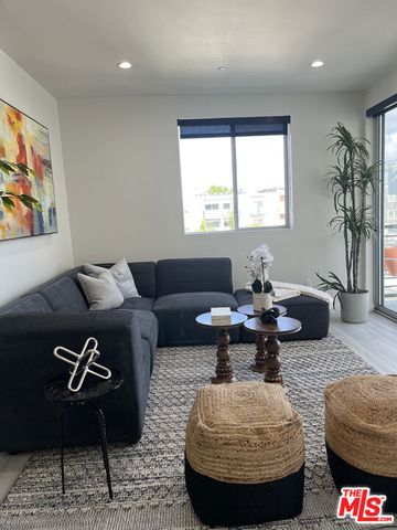 124 S Croft Avenue, Los Angeles, CA 90048
