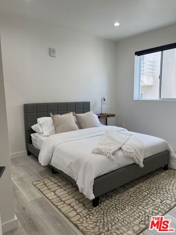 124 S Croft Avenue, Los Angeles, CA 90048