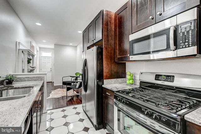 136 W OSTEND ST, Baltimore, MD 21230