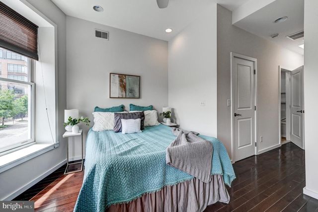 136 W OSTEND ST, Baltimore, MD 21230