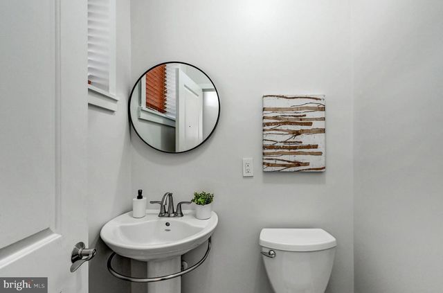 136 W OSTEND ST, Baltimore, MD 21230