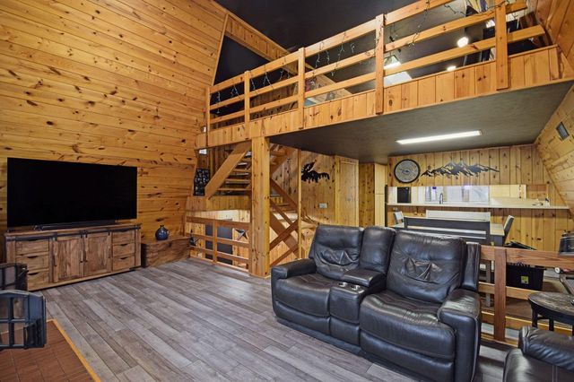 24746 Green Valley Parkway, Elkhart, IN 46517