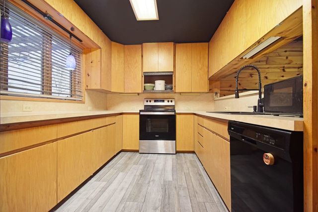 24746 Green Valley Parkway, Elkhart, IN 46517