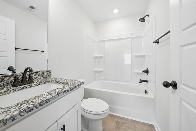 180 Quarry Ridge Rd, Clarksville, TN 37043