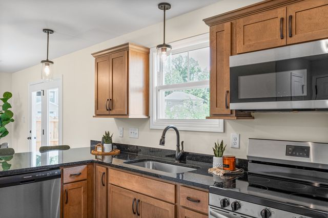 180 Quarry Ridge Rd, Clarksville, TN 37043