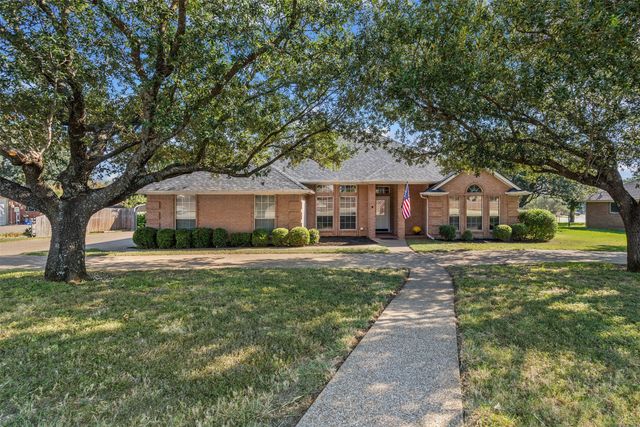 509 S Nolan River Road, Cleburne, TX 76033