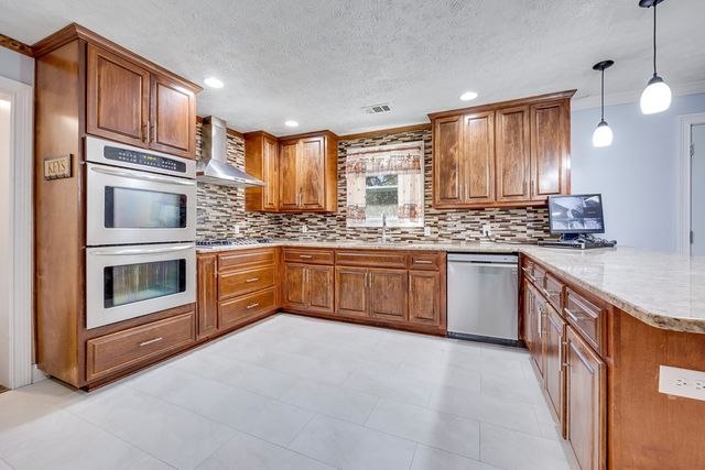 2200 Sandfort Road, Phenix City, AL 36869