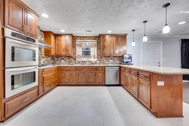 2200 Sandfort Road, Phenix City, AL 36869