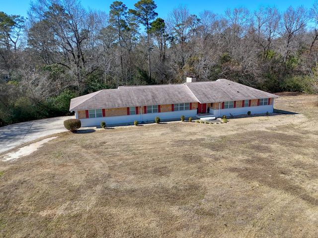 2200 Sandfort Road, Phenix City, AL 36869