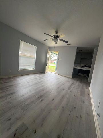 2802 Wentworth Lane, Pasadena, TX 77506