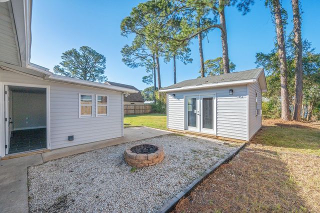 21 Kohler Drive, Mary Esther, FL 32569