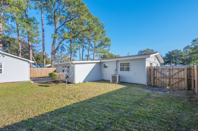 21 Kohler Drive, Mary Esther, FL 32569