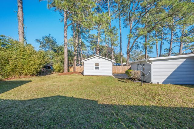 21 Kohler Drive, Mary Esther, FL 32569