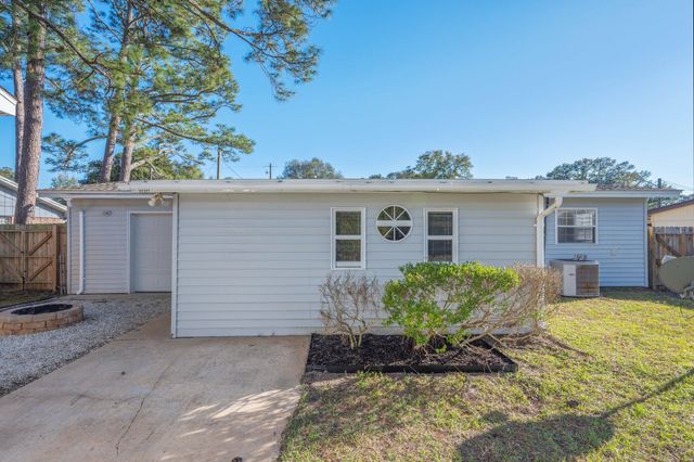 21 Kohler Drive, Mary Esther, FL 32569