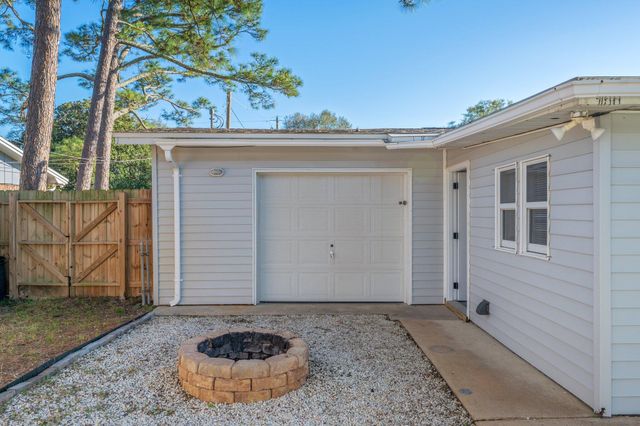 21 Kohler Drive, Mary Esther, FL 32569