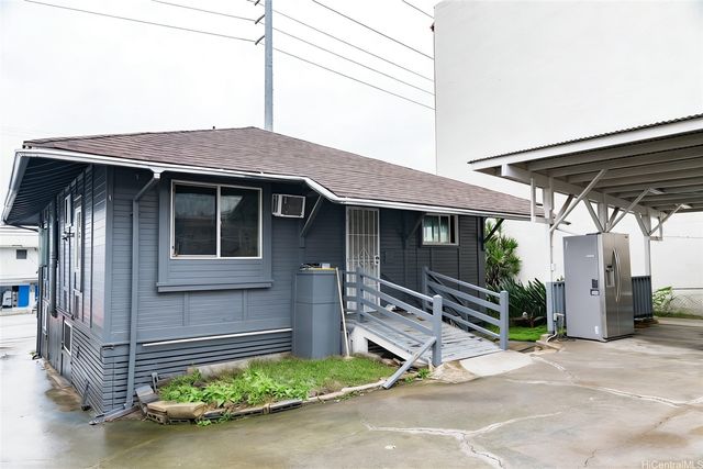 1208 N School Street, Honolulu, HI 96817