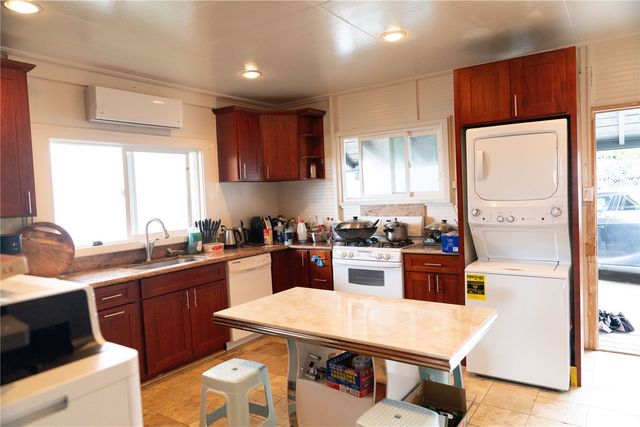 1208 N School Street, Honolulu, HI 96817