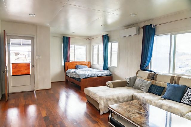 1208 N School Street, Honolulu, HI 96817