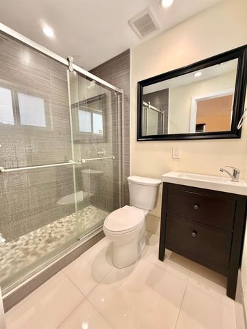 1941 NE 51st Court B, Fort Lauderdale, FL 33308