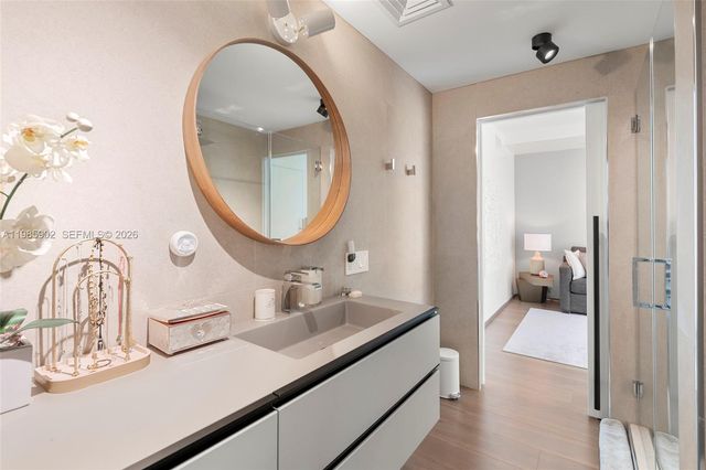 601 NE 27 Th104 TH104, Miami, FL 33137