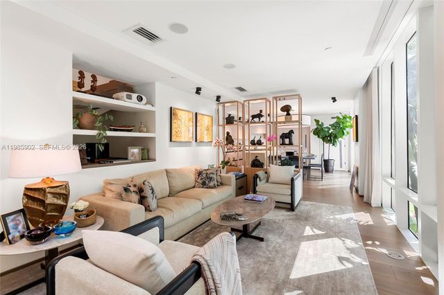601 NE 27 Th104 TH104, Miami, FL 33137