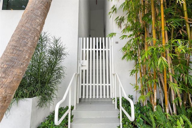 601 NE 27 Th104 TH104, Miami, FL 33137