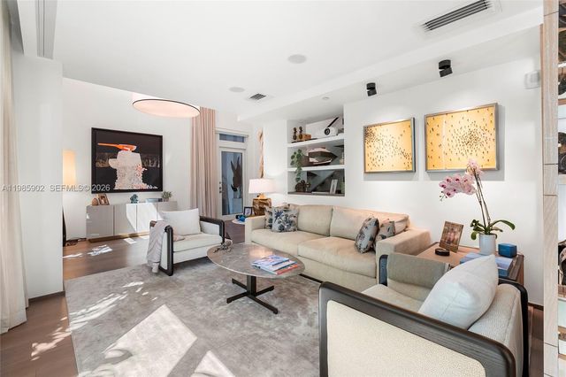 601 NE 27 Th104 TH104, Miami, FL 33137