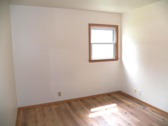 3609 Meadow LANE, Manitowoc, WI 54220