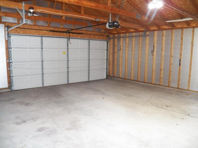 3609 Meadow LANE, Manitowoc, WI 54220