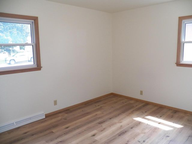 3609 Meadow LANE, Manitowoc, WI 54220