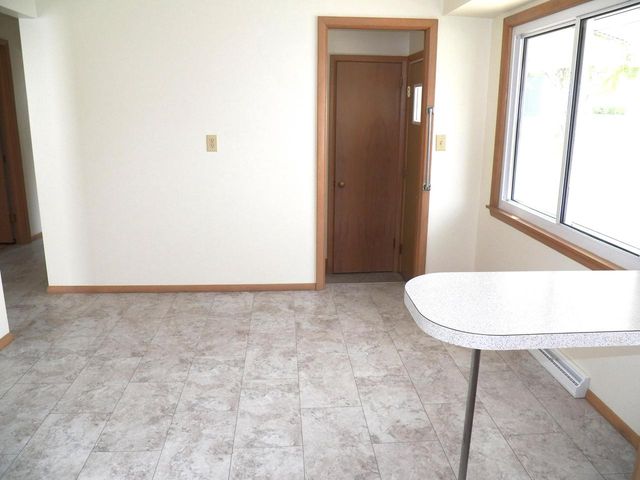 3609 Meadow LANE, Manitowoc, WI 54220