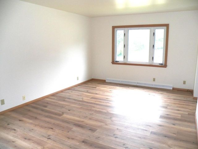 3609 Meadow LANE, Manitowoc, WI 54220