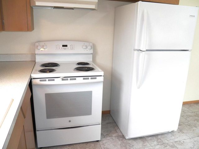 3609 Meadow LANE, Manitowoc, WI 54220