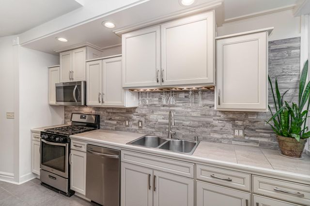 19 W 15th Street, Covington, KY 41011