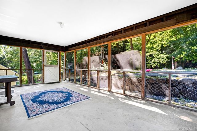 363 N Liberty Drive, Tomkins Cove, NY 10986
