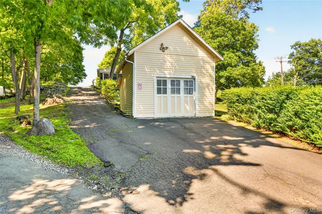 363 N Liberty Drive, Tomkins Cove, NY 10986