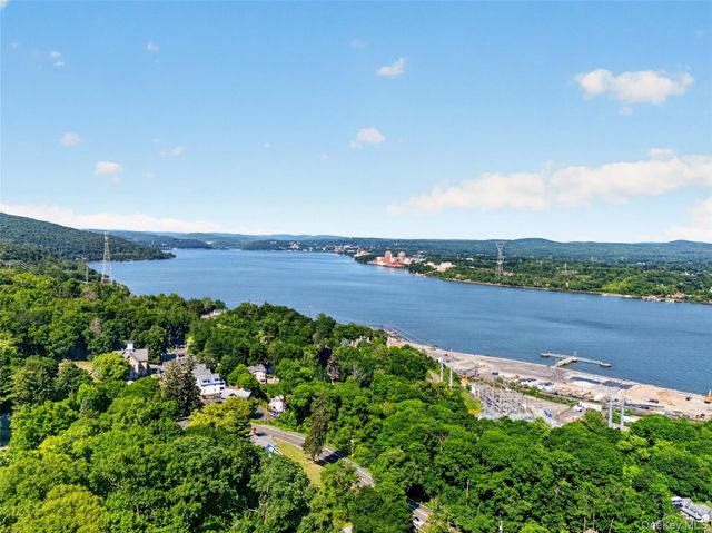 363 N Liberty Drive, Tomkins Cove, NY 10986